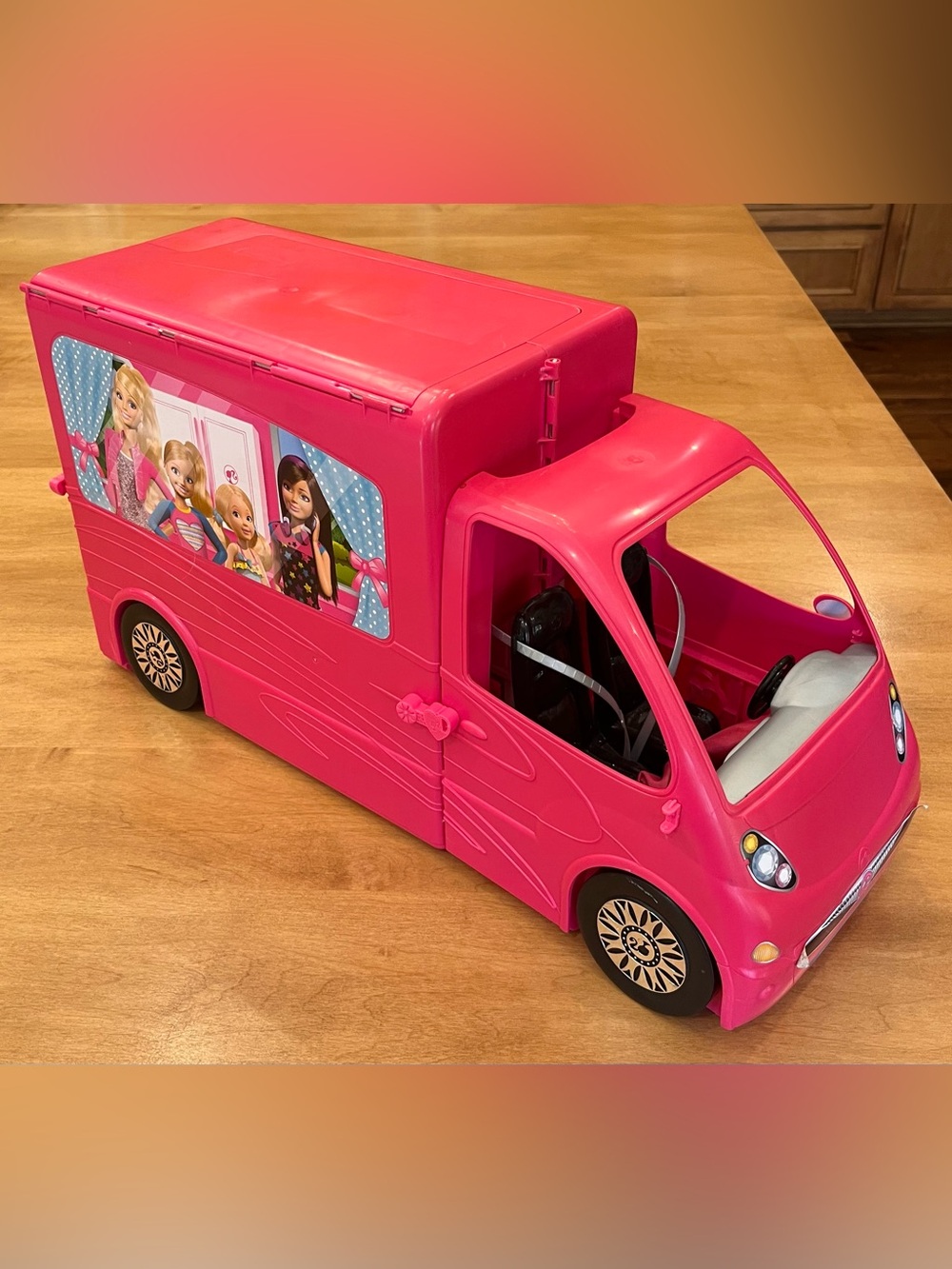 2012 Barbie Life in the Dreamhouse Sisters' RV Glam Camper
